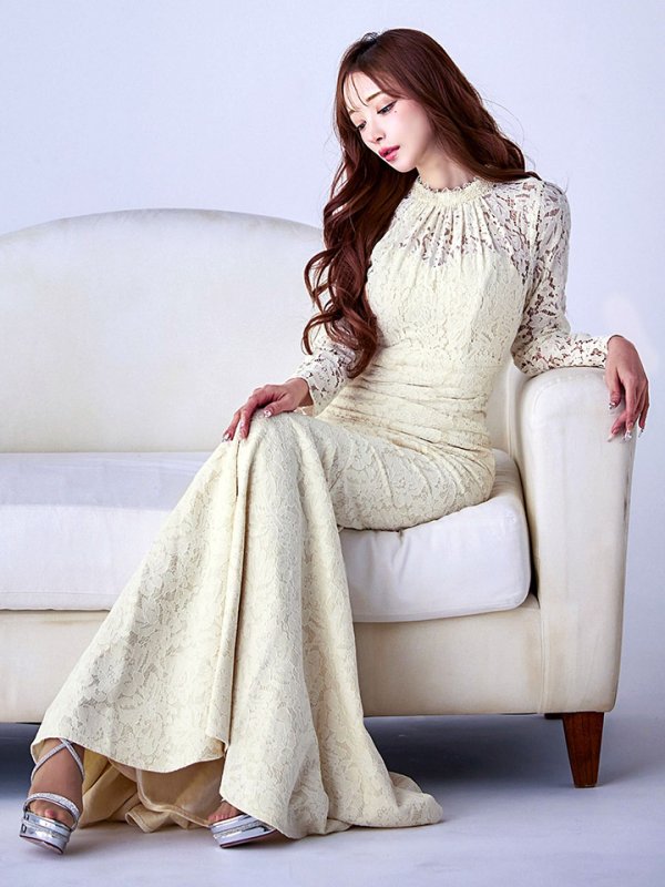 ライトベージュ　モデル：真優川咲　身長：158cm　着用サイズ:Sサイズ