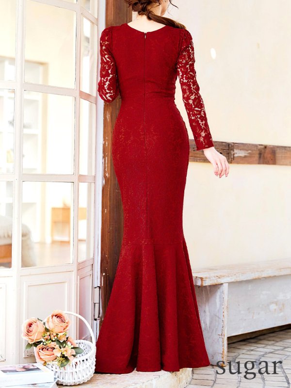 ダークレッド モデル:ゆめ 身長:160cm 着用サイズ:8号(Sサイズ)