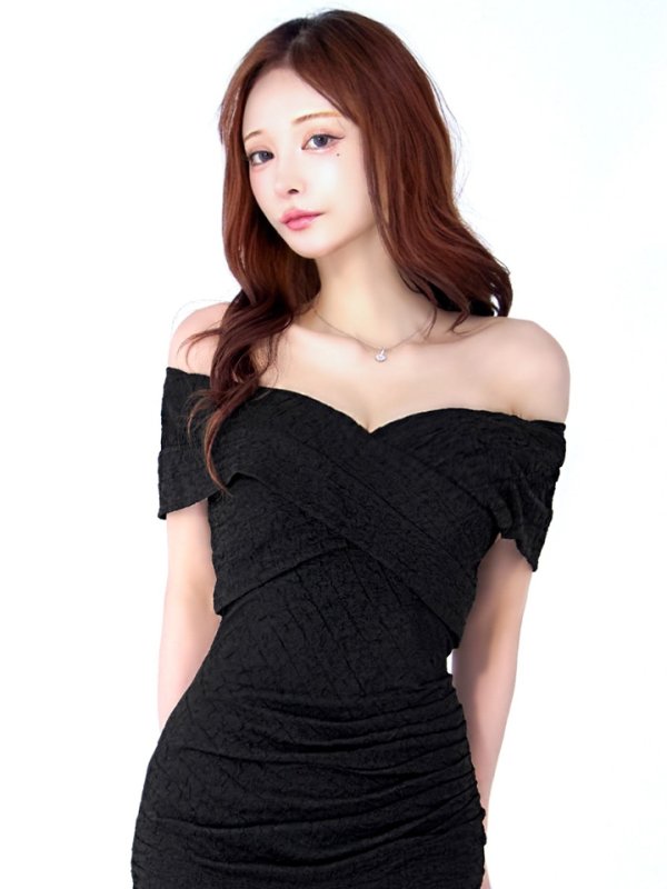 ブラック モデル:真優川咲 身長:158cm:Sサイズ