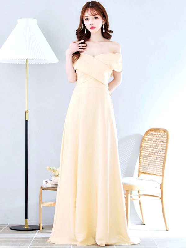 ライトベージュー モデル:ゆめ 身長:160cm 着用サイズ:8号(Sサイズ)