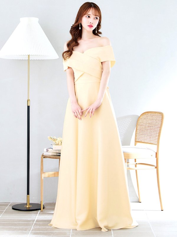 ライトベージュー モデル:ゆめ 身長:160cm 着用サイズ:8号(Sサイズ)