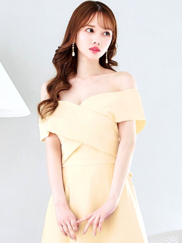 ライトベージュー モデル:ゆめ 身長:160cm 着用サイズ:8号(Sサイズ)