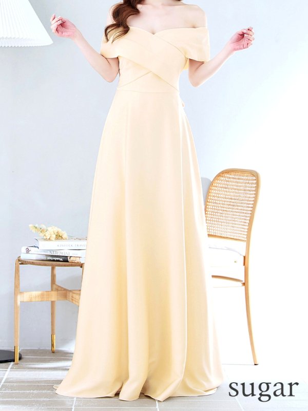 ライトベージュー モデル:ゆめ 身長:160cm 着用サイズ:8号(Sサイズ)