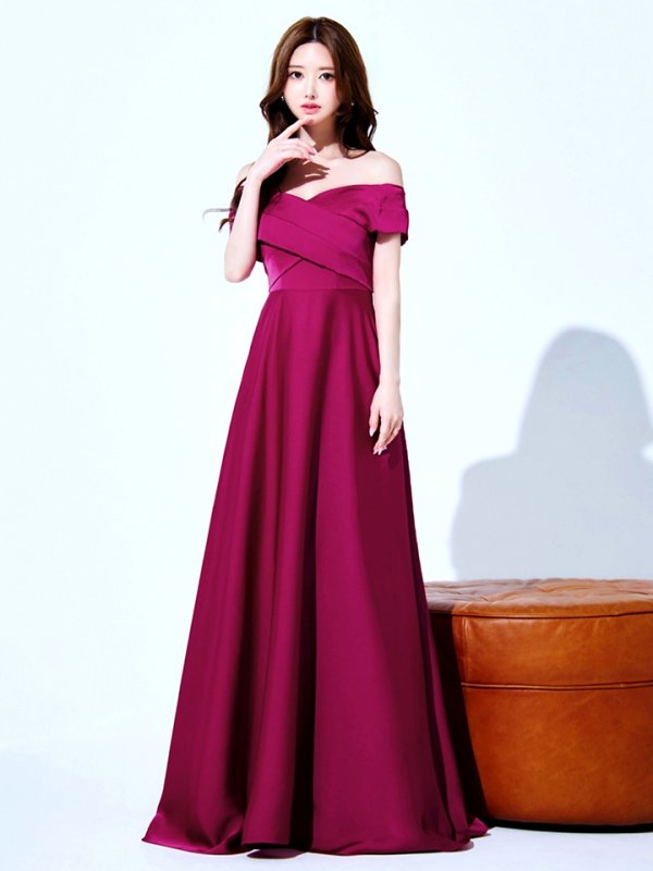 マゼンタ モデル:ゆめ 身長:160cm 着用サイズ:8号(Sサイズ)