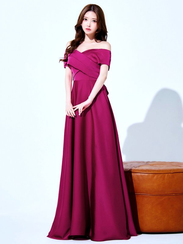 マゼンタ モデル：ゆめ　身長：160cm　着用サイズ：8号(Sサイズ)