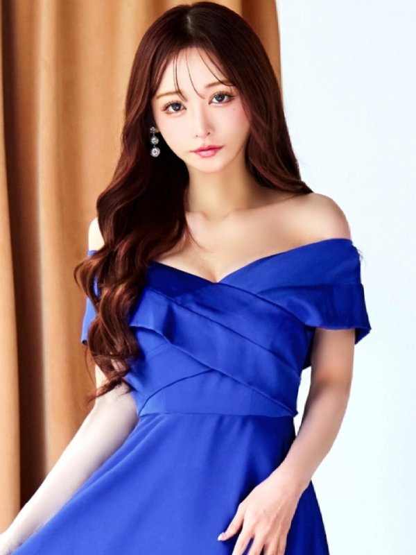 ロイヤルブルー モデル:真優川咲 身長:158cm 着用サイズ:8号(Sサイズ)