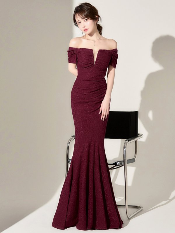 バーガンディー　モデル：ゆめ　身長：160cm　着用サイズ：8号(Sサイズ)