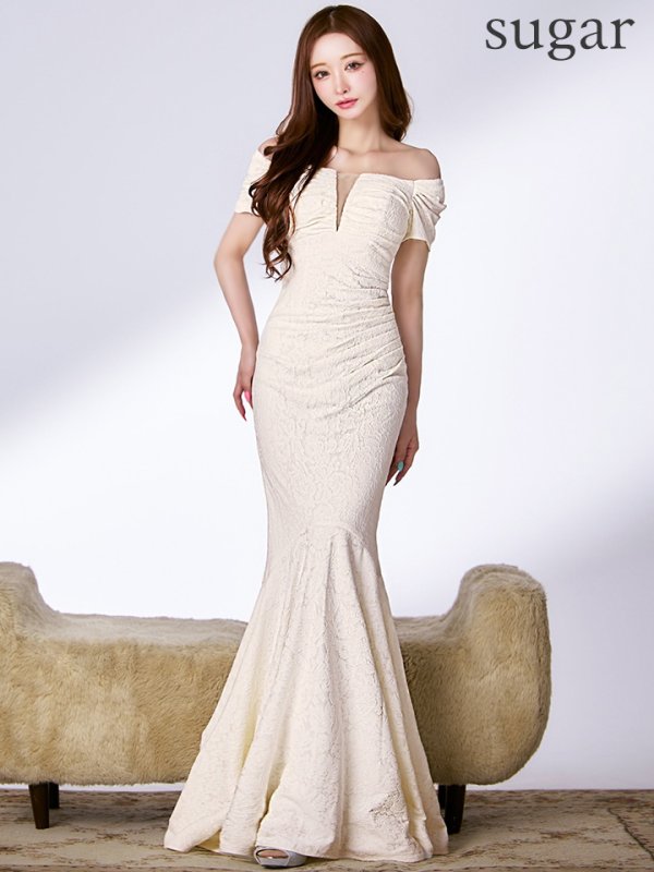 アイボリー　モデル：真優川咲　身長：158cm　着用サイズ：8号(Sサイズ)