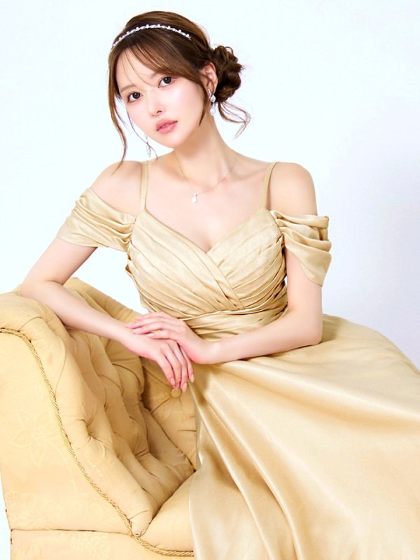 シャンパン モデル：ゆめ　身長：160cm　着用サイズ：8号(Sサイズ)