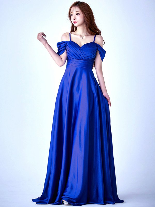 ダークブルー モデル：真優川咲　身長：158cm　着用サイズ：8号(Sサイズ)