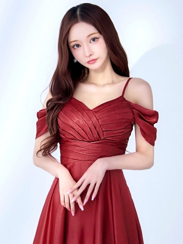 ガーネット モデル：真優川咲　身長：158cm　着用サイズ：8号(Sサイズ)