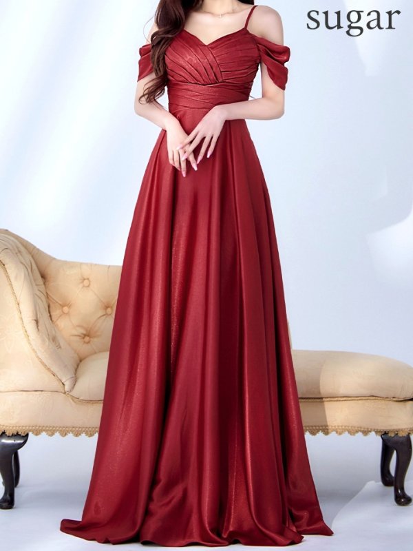 ガーネット モデル：真優川咲　身長：158cm　着用サイズ：8号(Sサイズ)