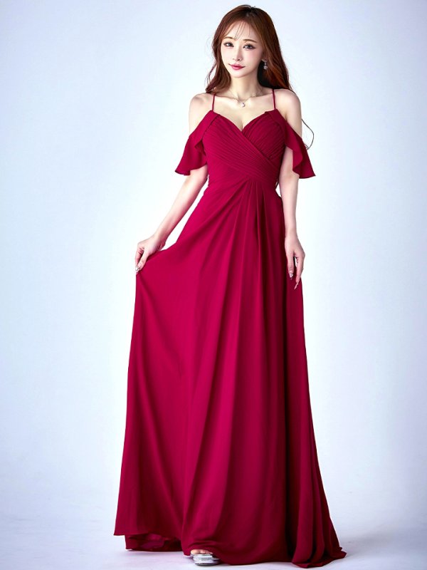 ダークレッド モデル：真優川咲　身長：158cm　着用サイズ：8号(Sサイズ)