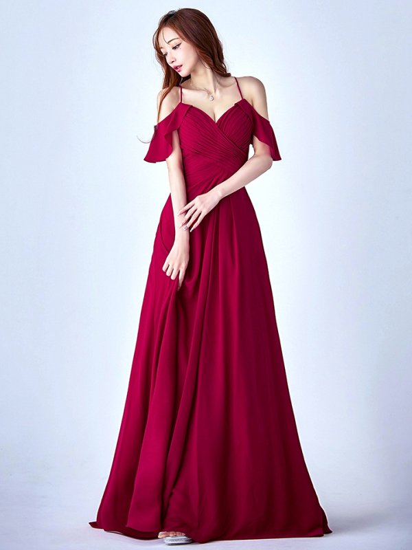 ダークレッド モデル：真優川咲　身長：158cm　着用サイズ：8号(Sサイズ)