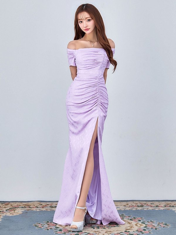 スモーキーラベンダー モデル：真優川咲　身長：158cm　着用サイズ：8号(Sサイズ)