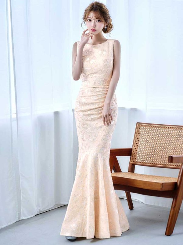 ライトベージュ　モデル：ゆめ　身長：160cm　着用サイズ：8号(Sサイズ)