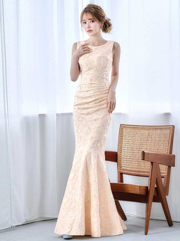 ライトベージュ　モデル：ゆめ　身長：160cm　着用サイズ：8号(Sサイズ)