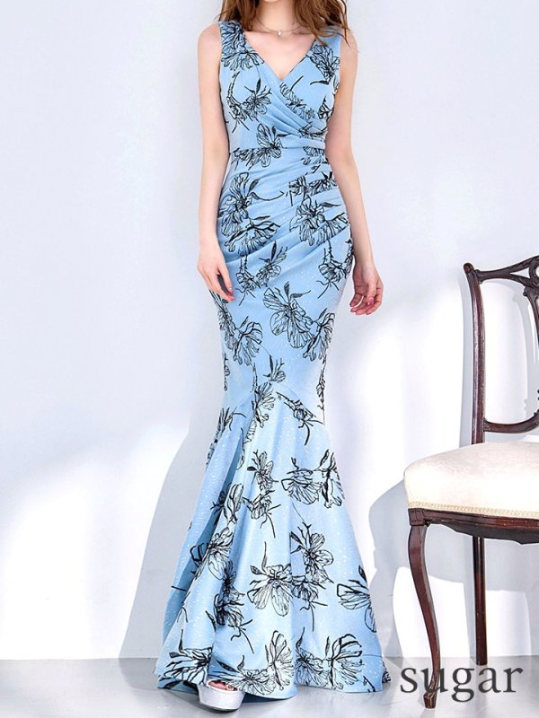 スモーキーブルー　モデル：ゆめ　身長：160cm　着用サイズ：8号(Sサイズ)