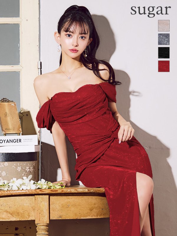 レッド モデル：まおちゃる　身長：158cm　着用サイズ：Sサイズ