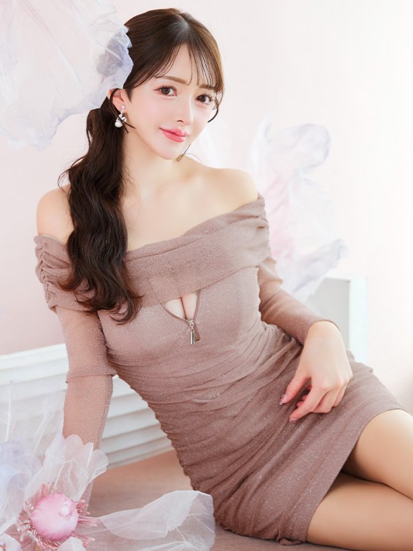 ピンクベージュ モデル:りな 身長:160cm 着用サイズ:Sサイズ