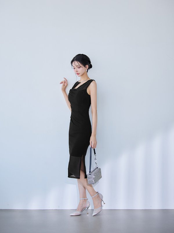 ブラック モデル：まおちゃる　身長：158cm　着用サイズ：XSサイズ