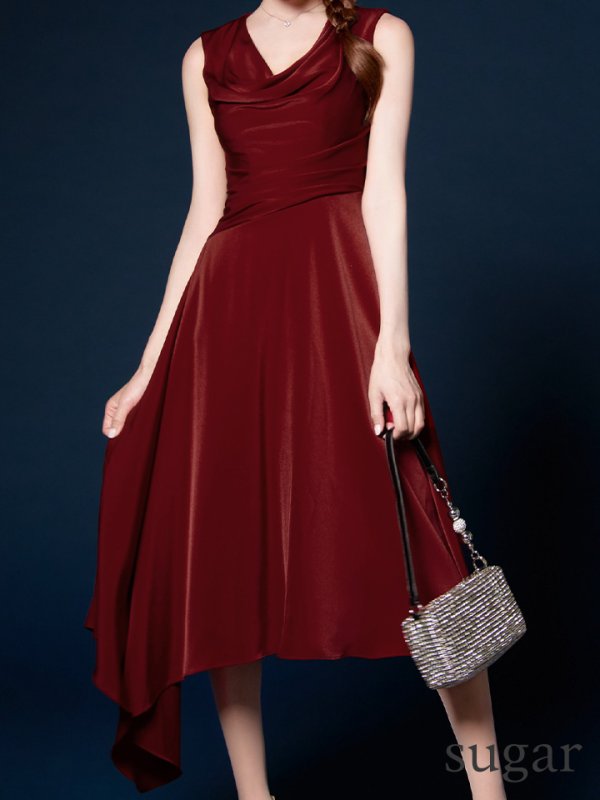 ワインレッド　モデル：明日花キララ　身長162cm　着用サイズ：Sサイズ