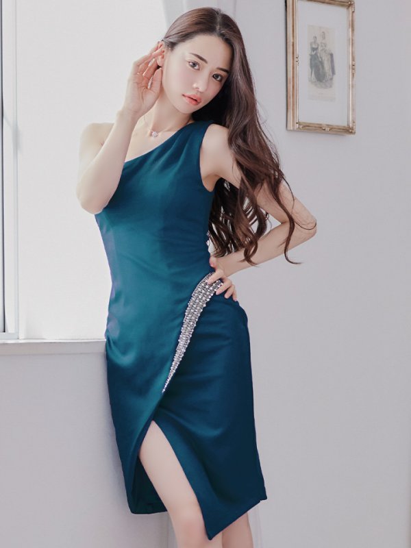 画像9: XSサイズあり【Veautt/ヴュート】【OF05】ワンショルダー/ ウエストスリットビジュー/ ひざ丈/ タイト/ アシンメトリー/ ミディアムドレス/ キャバドレス