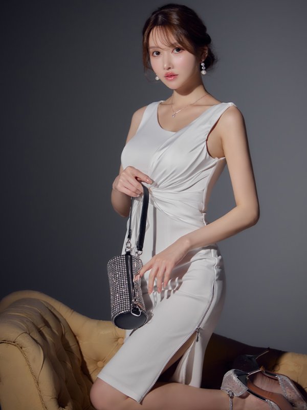 ホワイト モデル:ゆめ 身長:160cm 着用サイズ:XSサイズ