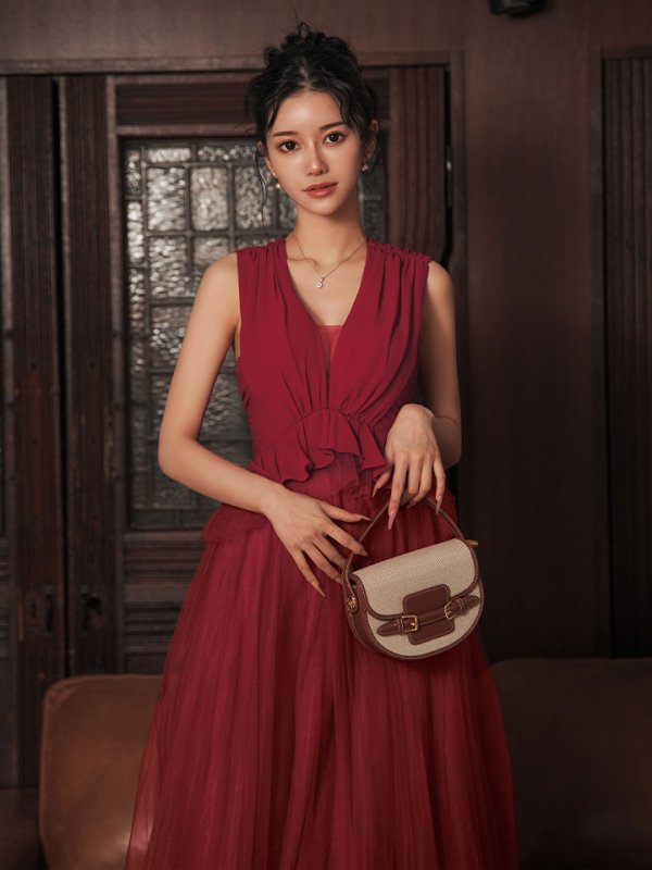 ワインレッド　モデル：ゆりお　身長：165cm　着用サイズ：Sサイズ