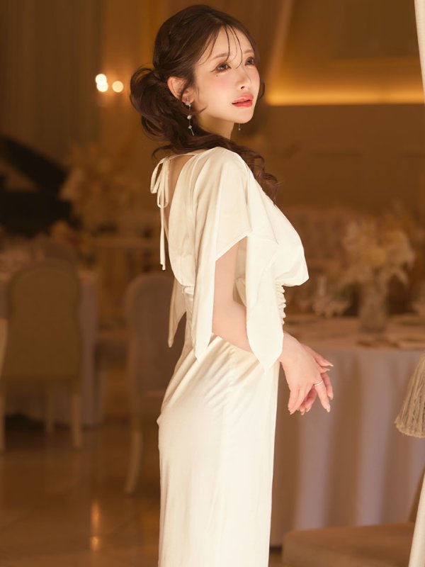 アイボリー　モデル：朝陽凪　身長：156cm　着用サイズ：XSサイズ