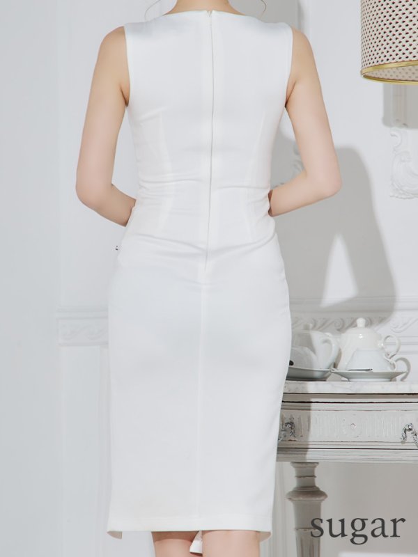 画像9: XSサイズあり【Veautt/ヴュート】【OF05】デコルテパールビジューチェーン/ スリット/ ワンカラー/ ノースリーブ/ タイト/ ミディアムドレス/ キャバドレス