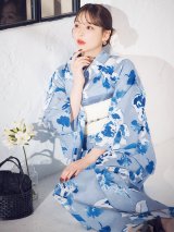 くすみブルー水彩花柄浴衣 OBI-siwa-200-kj-13-OW / HIMO-900-yn-3-GYxGD / HEKO-800-sb-8-DusBL / YA-953-kn-W / GETA-01-kj-2-BL / [YMT]
