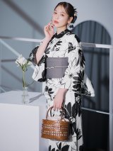 モノトーンフラワーレトロモダン浴衣 OBI-hira-100-ok-5-GYxSV / HIMO-900-yn-1-B / HEKO-800-sb-5-W / YA-1086-wk-B / GETA-01-kj-3-IV/ [YMT]