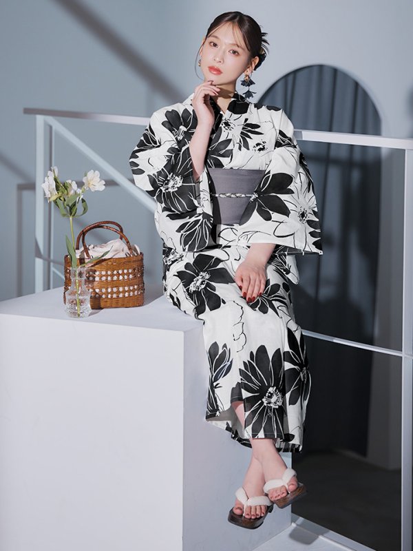 画像25: 【即日発送】モノトーンフラワーレトロモダン浴衣【浴衣３点セット 浴衣/帯/下駄】[YMT]