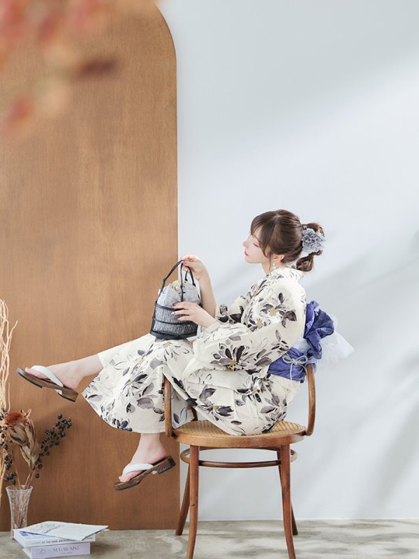 画像11: 【即日発送】水彩風モノトーンフラワー浴衣【浴衣３点セット 浴衣/帯/下駄】[YMT]