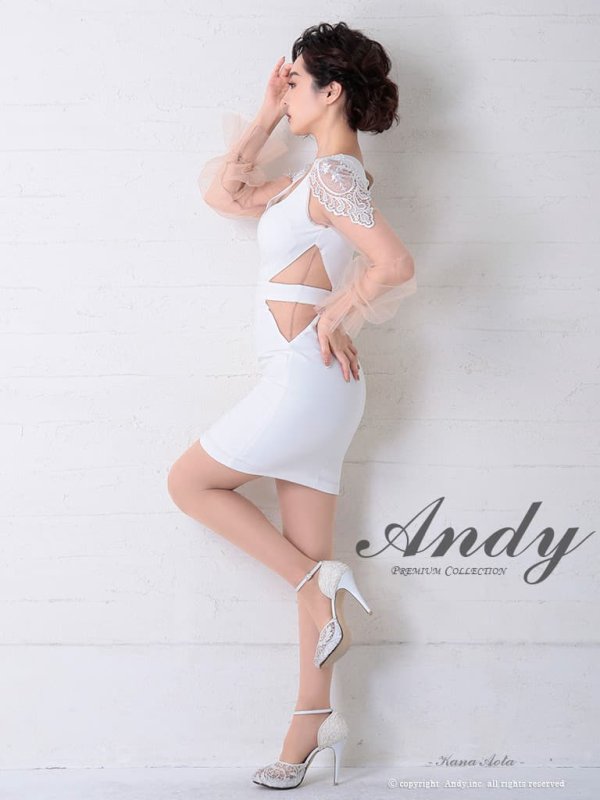 ホワイトベージュ　モデル：青田夏奈　身長：163cm　着用サイズ：Sサイズ