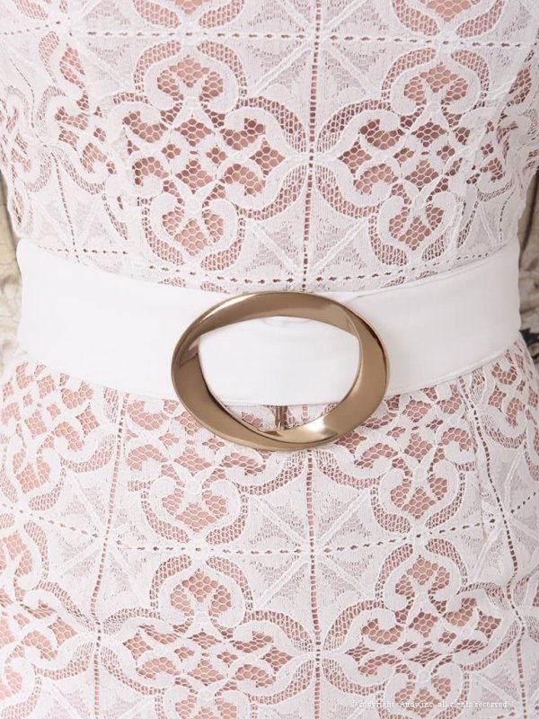 ホワイトベージュ　モデル：青田夏奈　身長：163cm　着用サイズ：Sサイズ