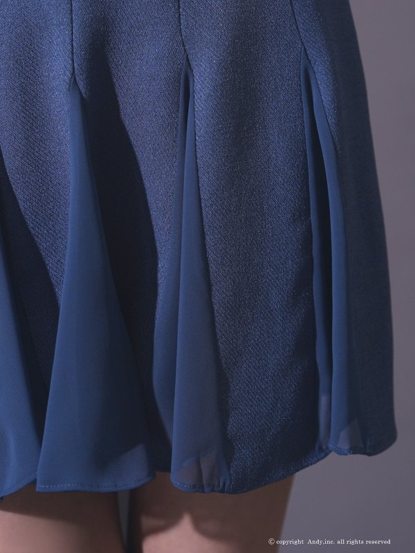 ネイビーブルー　モデル：七瀬みほ　身長：162cm　着用サイズ：Sサイズ