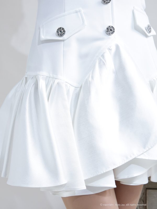 ホワイト モデル：あみ　身長：163cm　着用サイズ：Sサイズ