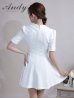 ホワイト モデル：あみ　身長：163cm　着用サイズ：Sサイズ