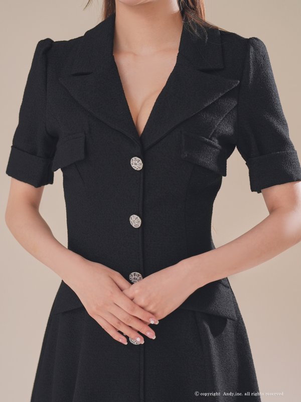 ブラック　モデル：七瀬みほ　身長：162cm　着用サイズ：Sサイズ