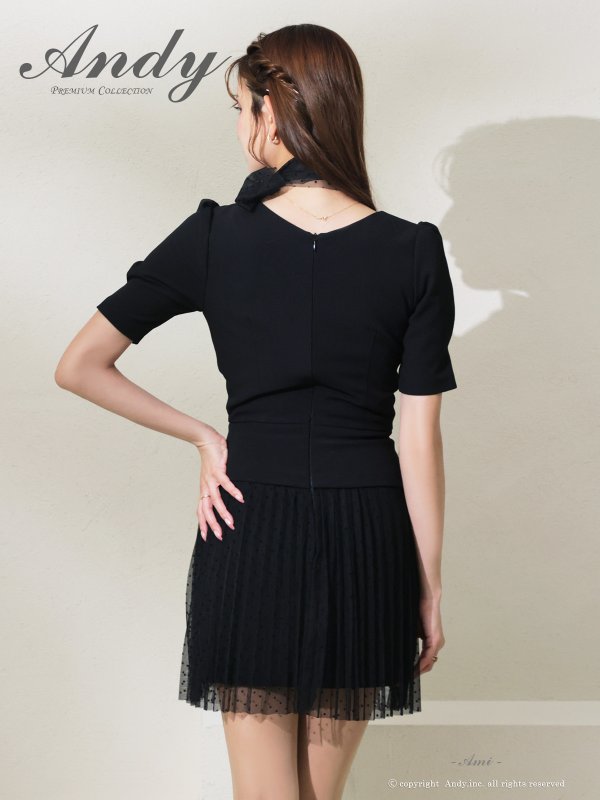 ブラック　モデル：あみ　着用サイズ：Sサイズ