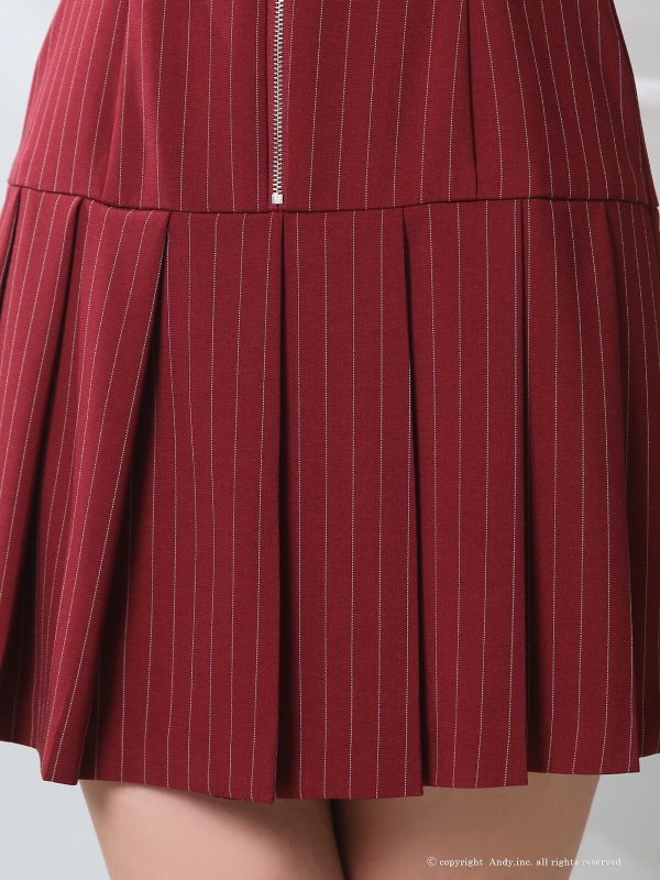 ワインレッド　モデル：かずは　着用サイズ：Sサイズ