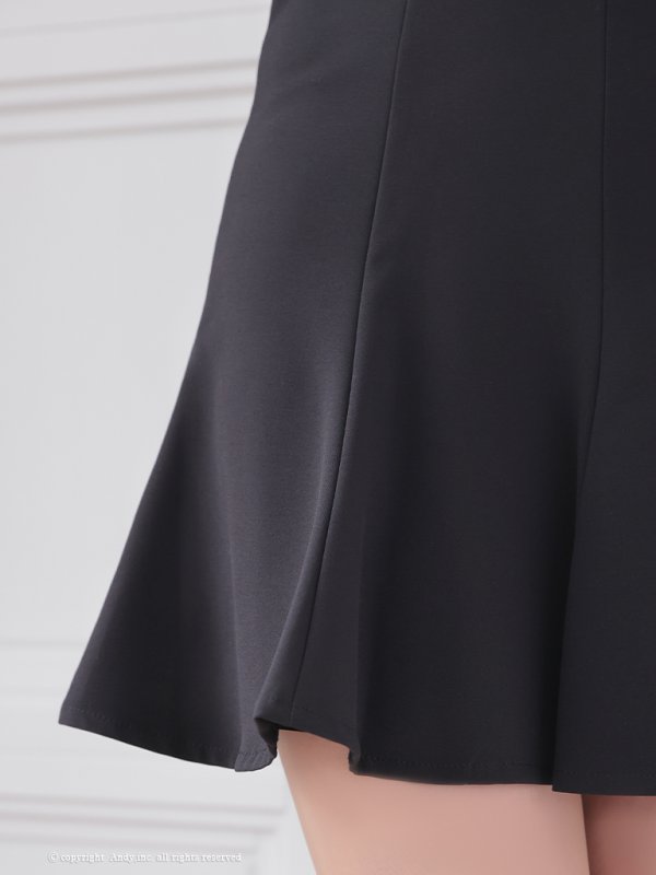 ワインレッドブラック　モデル：あみ　身長：163cm　着用サイズ：Sサイズ