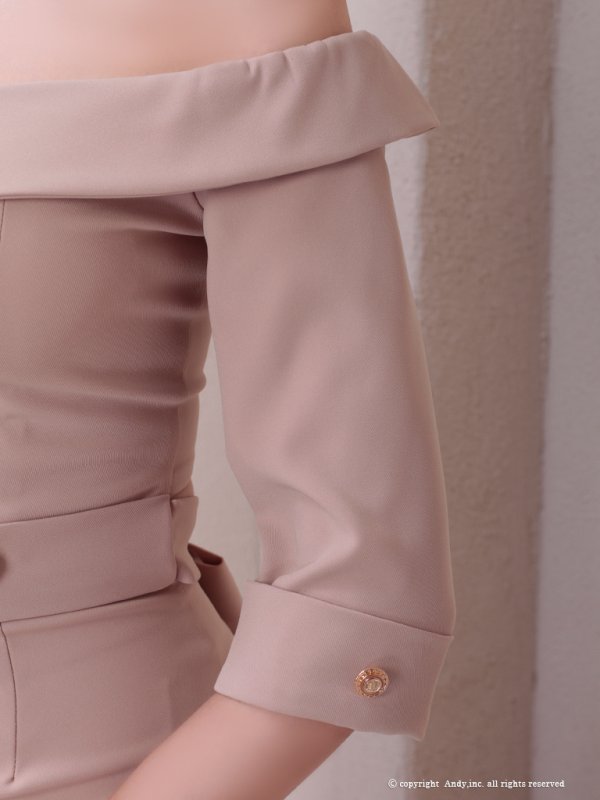 ベージュ モデル:あみ 身長:163cm 着用サイズ:Sサイズ