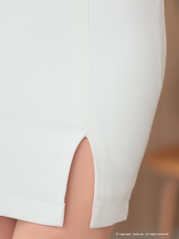 ホワイトxブラック 着用サイズ:Sサイズ