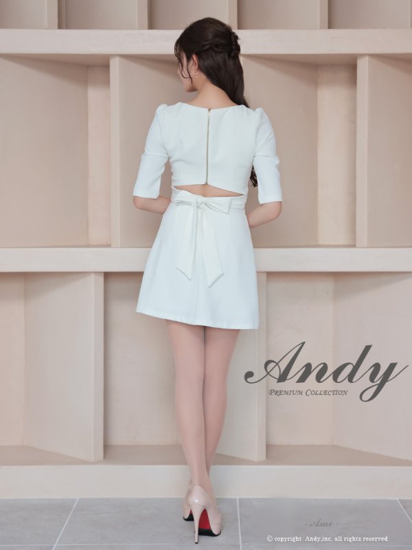 ホワイト モデル:着用サイズ:Sサイズ