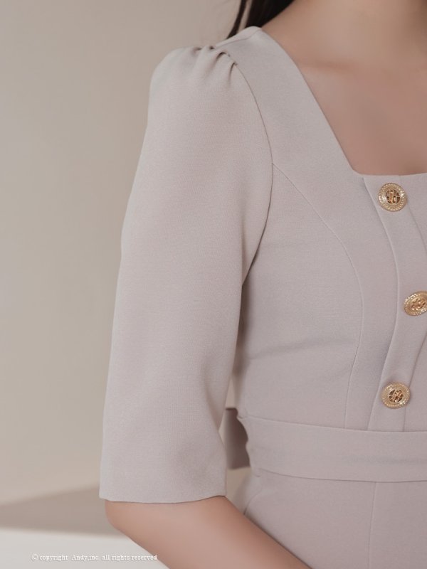 ベージュ モデル:着用サイズ:Sサイズ