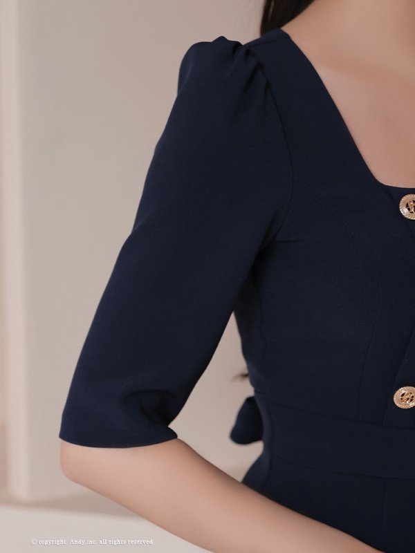 ネイビー モデル:着用サイズ:Sサイズ