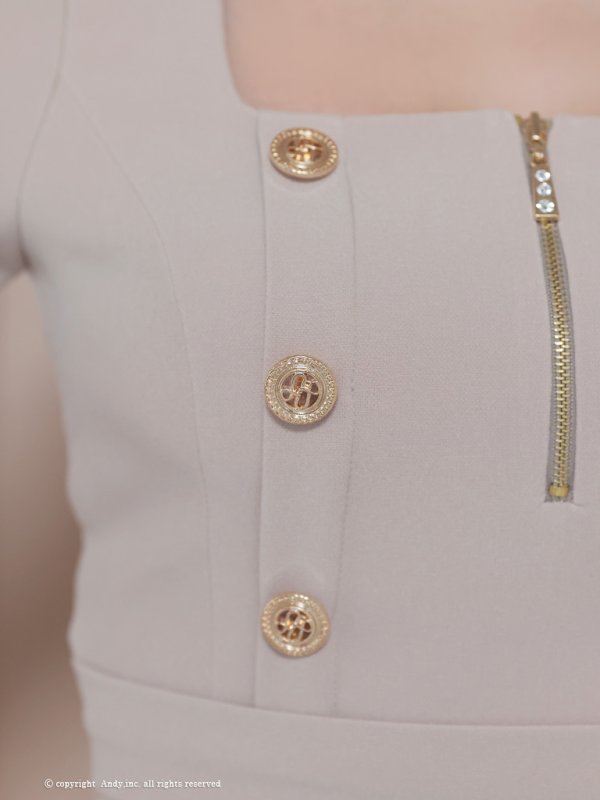 ベージュ モデル:着用サイズ:Sサイズ